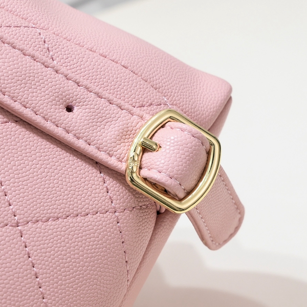 シャネルバッグ角部分ディテール